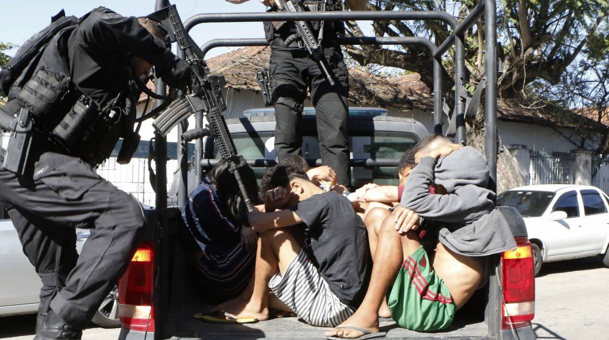 Presos na opera&ccedil;&atilde;o - Reginaldo Pimenta / Ag&ecirc;ncia O Dia