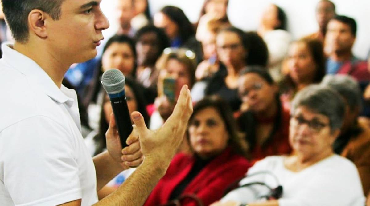 Pedro Fernandes disse que não entrará em embate com o MPRJ e vai esperar o curso do processo - Facebook Seeduc