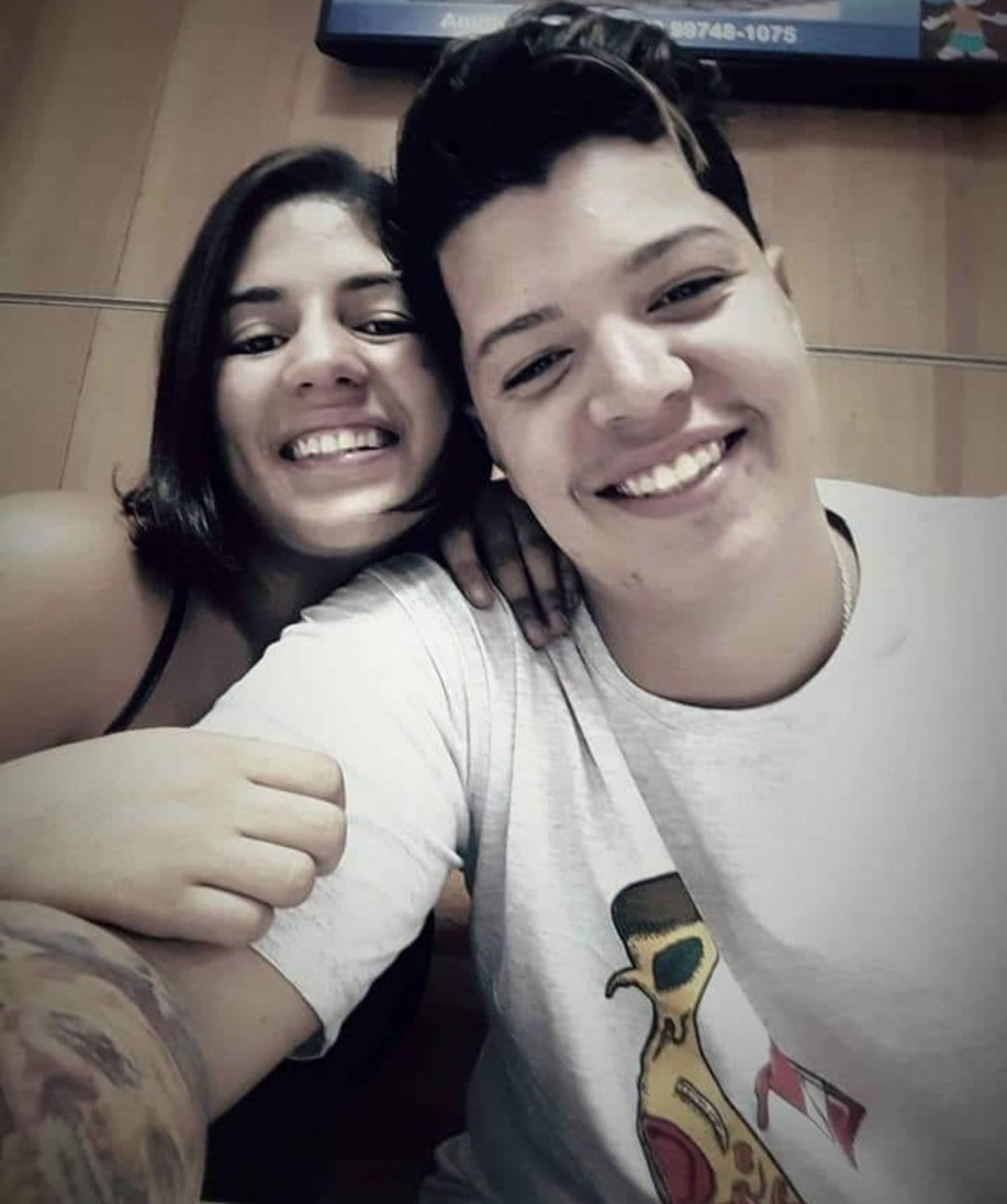 Casal de tatuadores foi morto a tiros por suspeito dentro de carro dirigido por motorista de aplicativo, que também acabou baleado