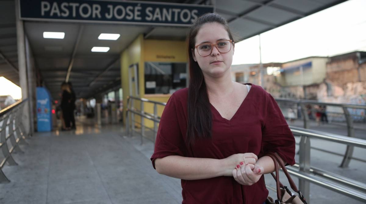Rio, 27/06/2019 - BRT Trascarioca, Estacoes depredadas.  Pastor Jose Santos, Penha, zona Norte do Rio. Na foto Yasmin Pereira. Foto: Ricardo Cassiano/Agencia O Dia