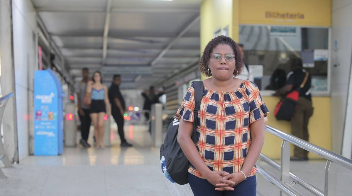 Rio, 27/06/2019 - BRT Trascarioca, Estacoes depredadas.  Pastor Jose Santos, Penha, zona Norte do Rio. Na foto Janete Campos. Foto: Ricardo Cassiano/Agencia O Dia