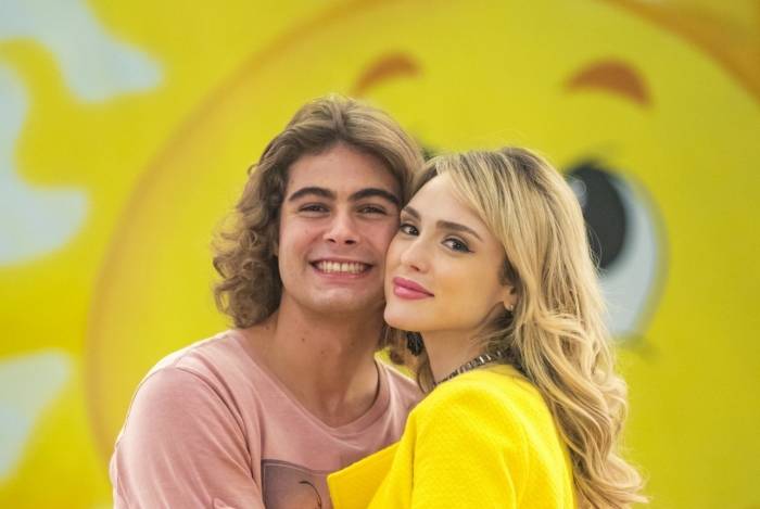 João (Rafael Vitti) e Manu (Isabelle Drummond) têm final feliz - Globo/Paulo Belote