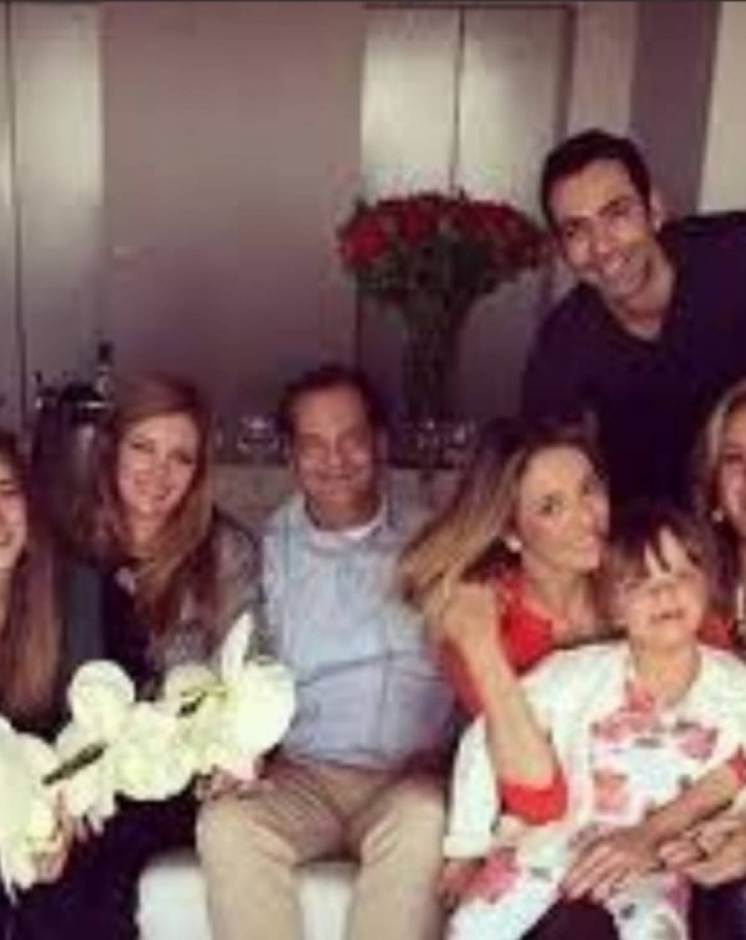 Maurício Crivelli com Ticiane Pinheiro e família