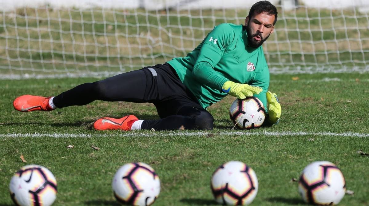 Muriel foi bem em sua estreia, contra o Pe&ntilde;arol, e jogou para escanteio a desconfian&ccedil;a da torcida em rela&ccedil;&atilde;o aos goleiros do Fluminense - Lucas Mercon