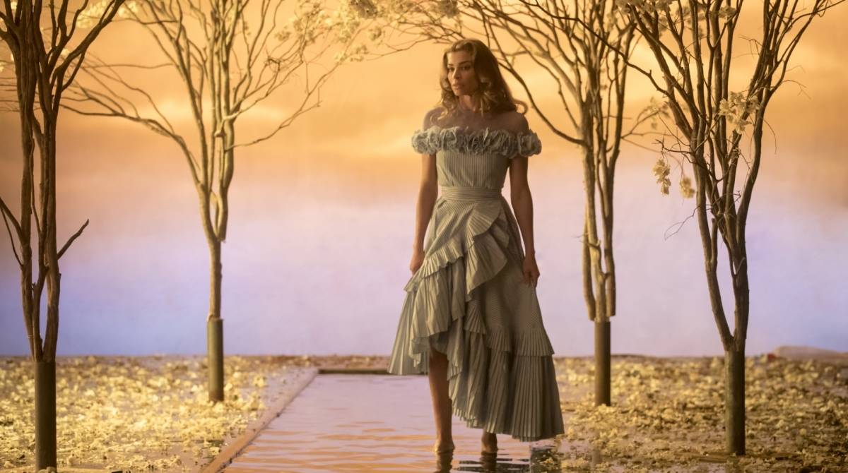 Paloma (Grazi Massafera) vestida como Alice - Raquel Cunha / TV Globo