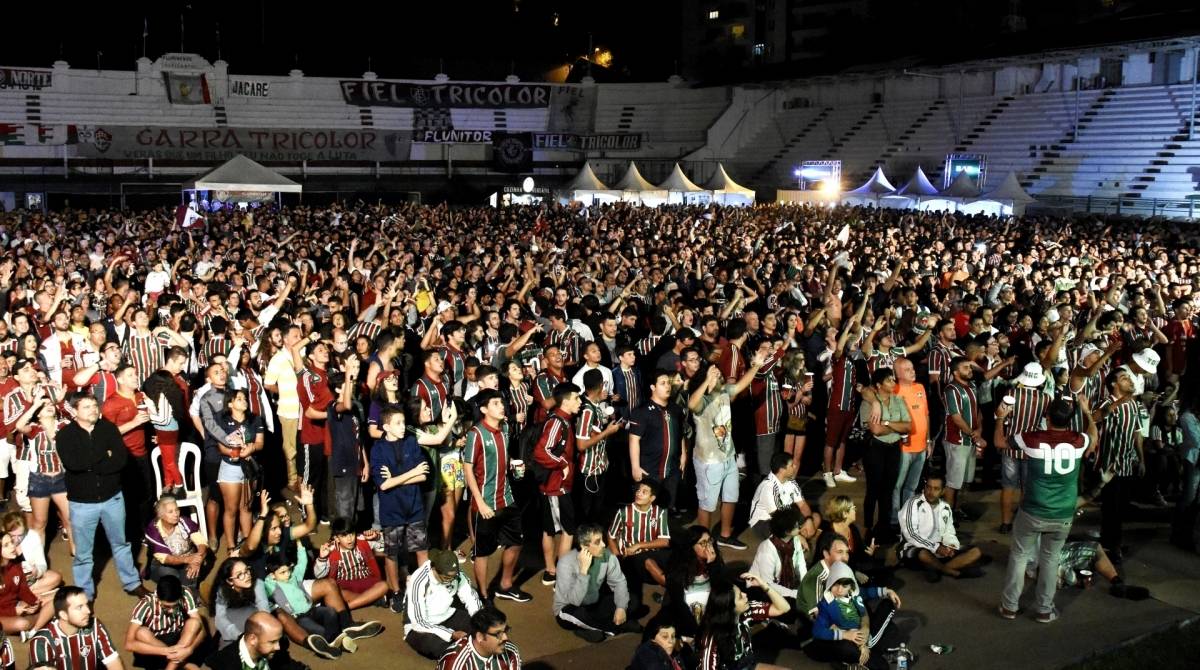 Rio de Janeiro, RJ - Brasil - 23/07/2019 - Laranjeiras - Torcida durante a transmissão de jogo contra Peñarol - Mailson Santana/Fluminense FC