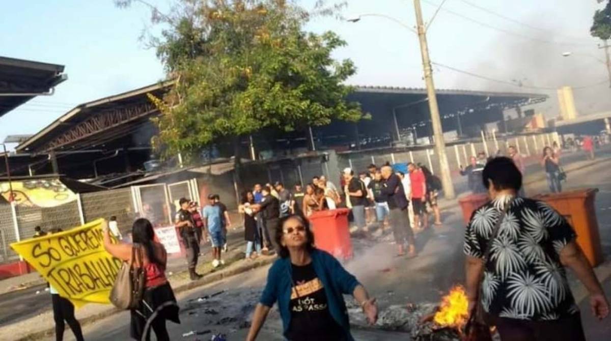 Lojistas foram notificados a deixarem o local na noite desta quinta