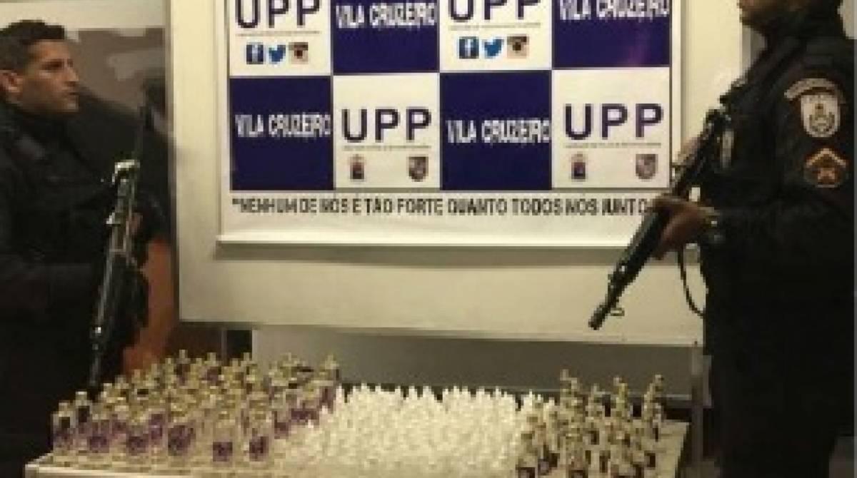 Parte do material apreendido com os criminosos  - Polícia Militar / Divulgação