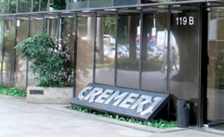 Professor de enfermagem é preso após apresentar diploma falso de medicina no Cremerj