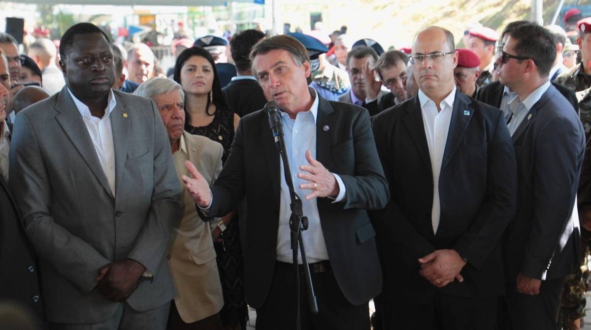 Brevetação de soldados paraquedistas com a presença do presidente Bolsonaro e o Governador Witzel, na Vila Militar.    