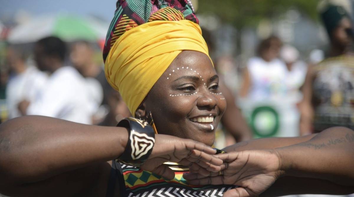 O Fórum Estadual de Mulheres Negras do Rio de Janeiro realizou pelo quinto ano consecutivo, a Marcha das Mulheres Negras, na orla de Copacabana - Fernando Frazão / Agência Brasil