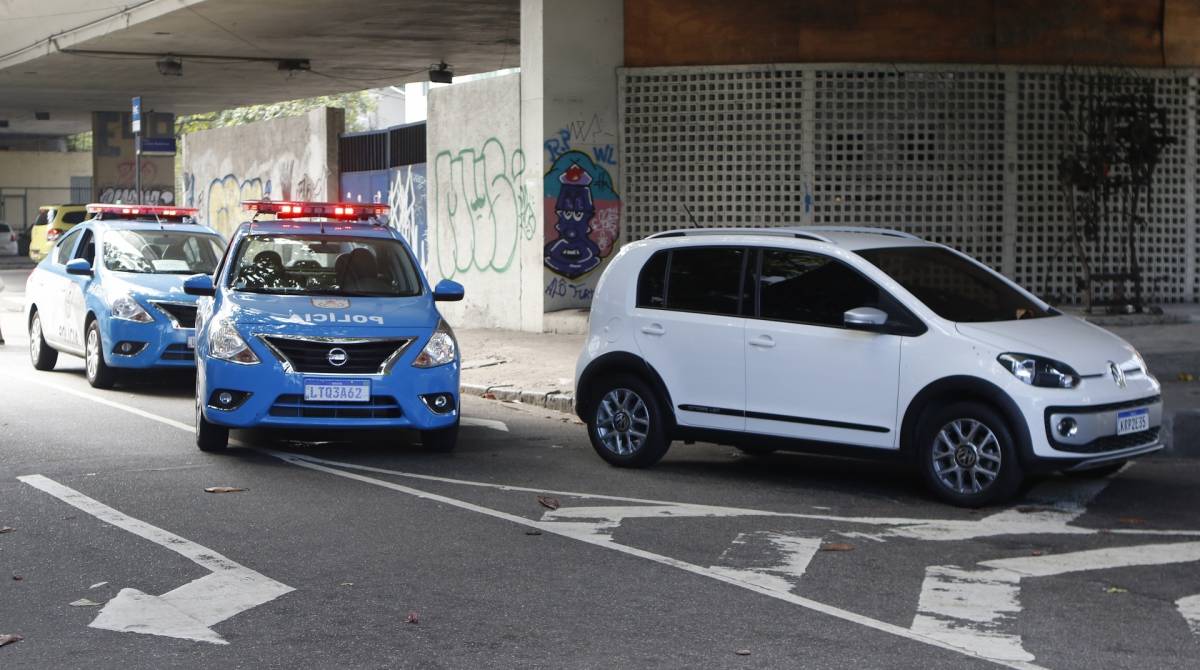 Morador de rua atacou tr&ecirc;s pessoas com faca na Lagoa, causando a morte de duas. A&ccedil;&atilde;o da PM ser&aacute; averiguada por sindic&acirc;ncia da corpora&ccedil;&atilde;o - Reginaldo Pimenta / Ag&ecirc;ncia O Dia