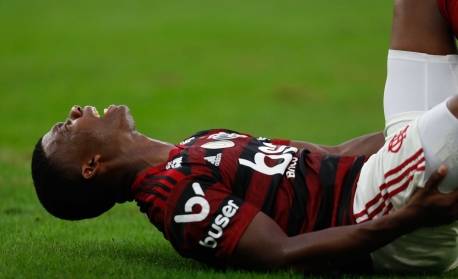 Flamengo não parabeniza Lincoln, que fez 20 anos na última quarta; perfil oficial costuma postar mensagem