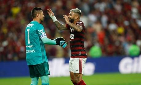 Líderes do Flamengo demonstram apreensão e voltam a manifestar insatisfação com situação de Diego Alves