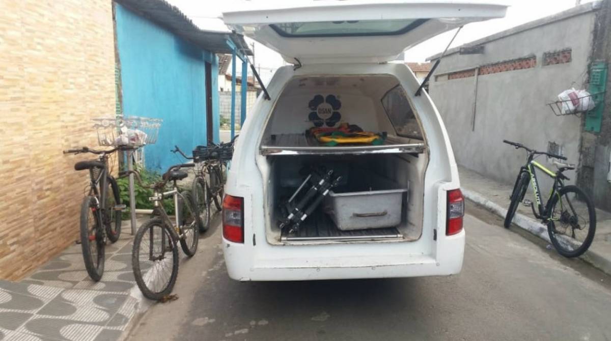 Criança de oito anos morreu após ser abandonada pela mãe - Facebook