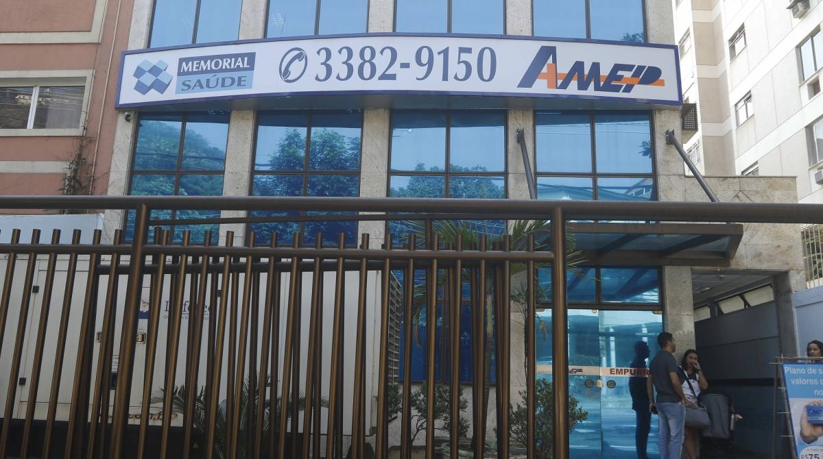 Rio de Janeiro - RJ  - 29/07/2019 - policia  - Homem invade clinica na Freguesia, em Jacarepagua, zona oeste da cidade e esfaqueia atual companheiro de sua ex mulher  - foto: Reginaldo Pimenta / Agencia O Dia