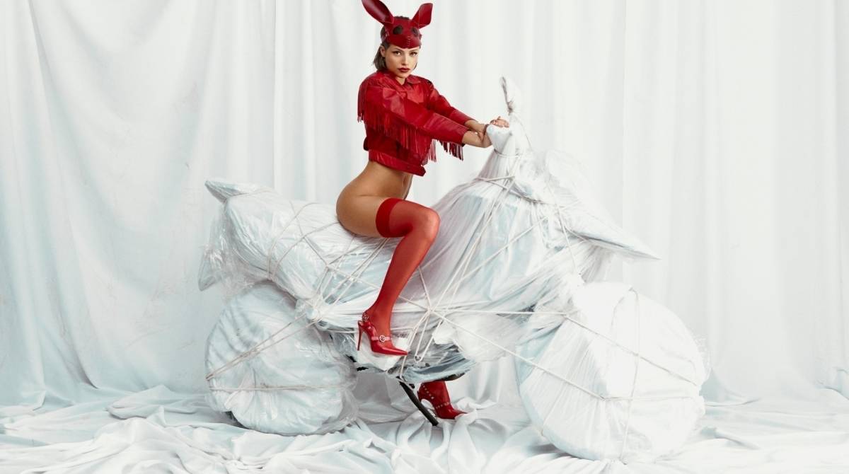 Josiane (Agatha Moreira)