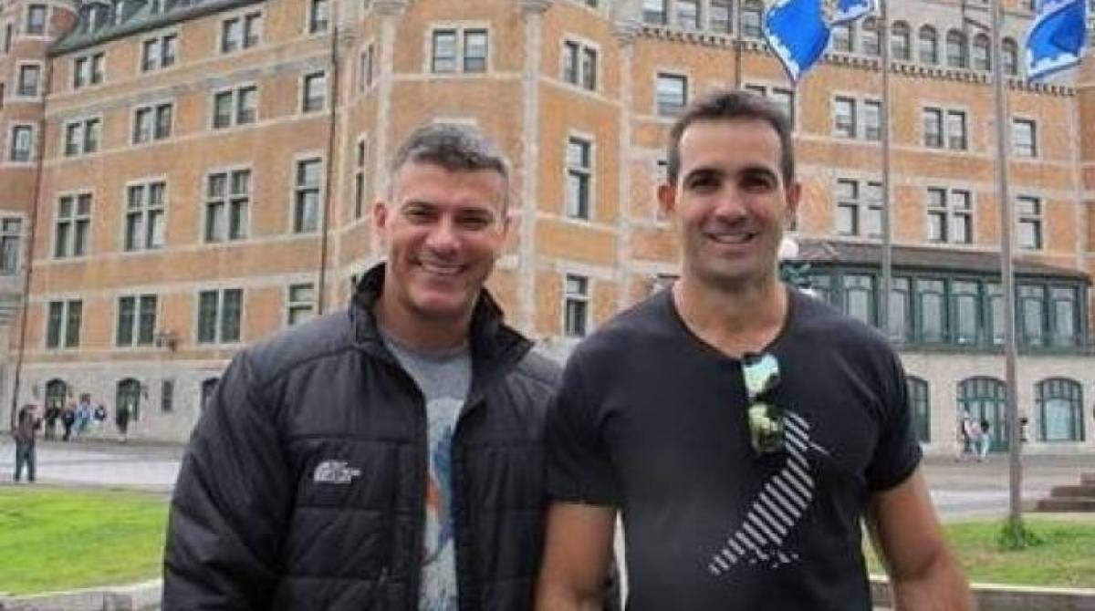 Leonardo Vieira com o marido