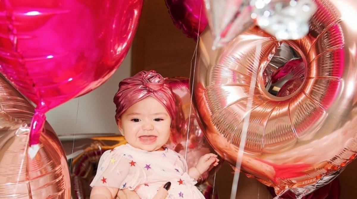 Sabrina Sato comemora os oito meses de Zoe