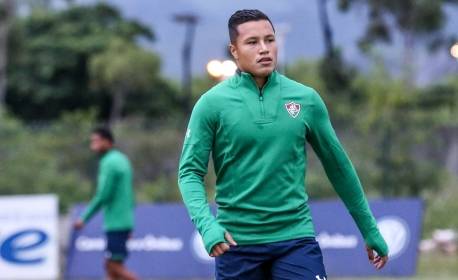 Emprestado pelo Fluminense, lateral deixa clube turco e tem destino indefinido