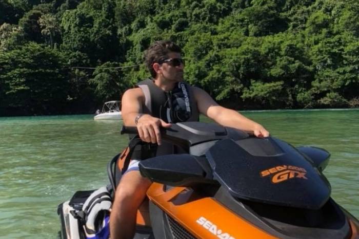 Flavio Chadud, apontado como lÃ­der de quadrilha que fraudava licitaÃ§Ã£o na FundaÃ§Ã£o LeÃ£o XIII ao lado da mulher, Marcelle, ostentava nas redes sociais vida luxuosa