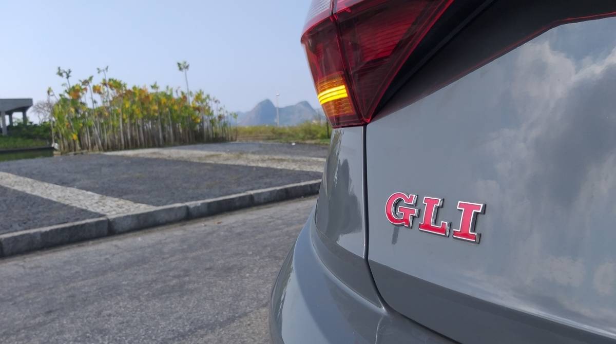 Jetta GLI é o sedã esportivo mais disposto do segmento