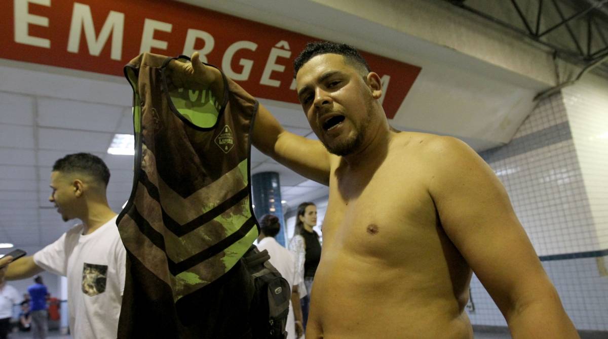 Rio de Janeiro - 31/07/2019 - Dois homens morreram ap&oacute;s uma a&ccedil;&atilde;o policial na tarde desta quarta-feira no Bloco 4 do Condom&iacute;nio Morar Carioca, em Triagem, Zona Norte do Rio. Na foto acima o irmao do Moto Taxi morto Fabio Goncalves de Assis. Foto: Luciano Belford/Agencia O Dia
