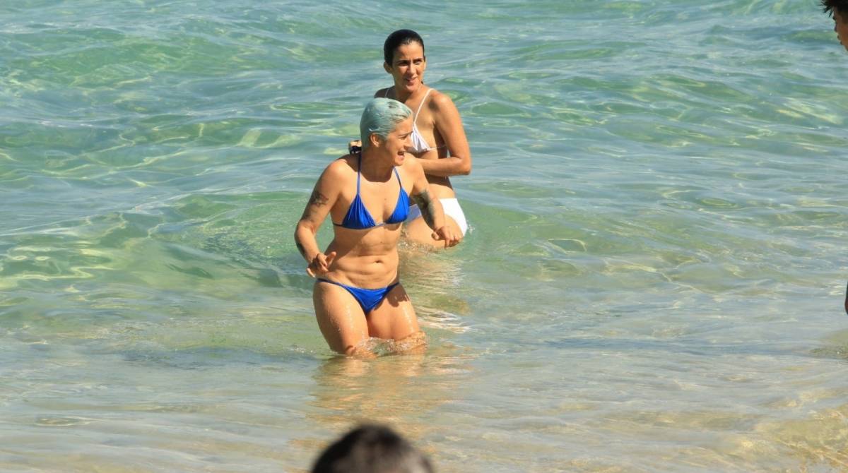 Lan Lanh curte dia de praia no Rio