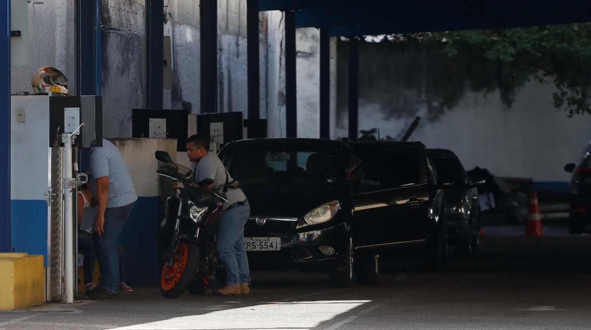 Rio, 02/08/2019, Sistema inoperante nos postos do Detran, na foto Ricardo Santiago que teve que ir a tres postos para ser atendido, foto de Gilvan de Souza / Agencia O Dia