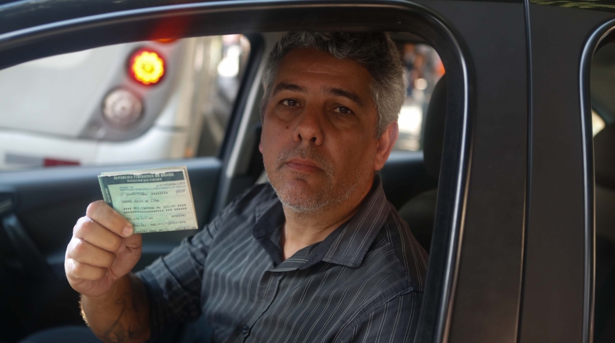 Rio, 02/08/2019, Sistema inoperante nos postos do Detran, na foto Ricardo Santiago que teve que ir a tres postos para ser atendido, foto de Gilvan de Souza / Agencia O Dia - Gilvan de Souza / Agencia O Dia