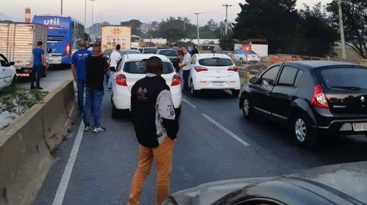 Caso aconteceu no sentido Zona Oeste da via expressa, na altura de Barros Filho