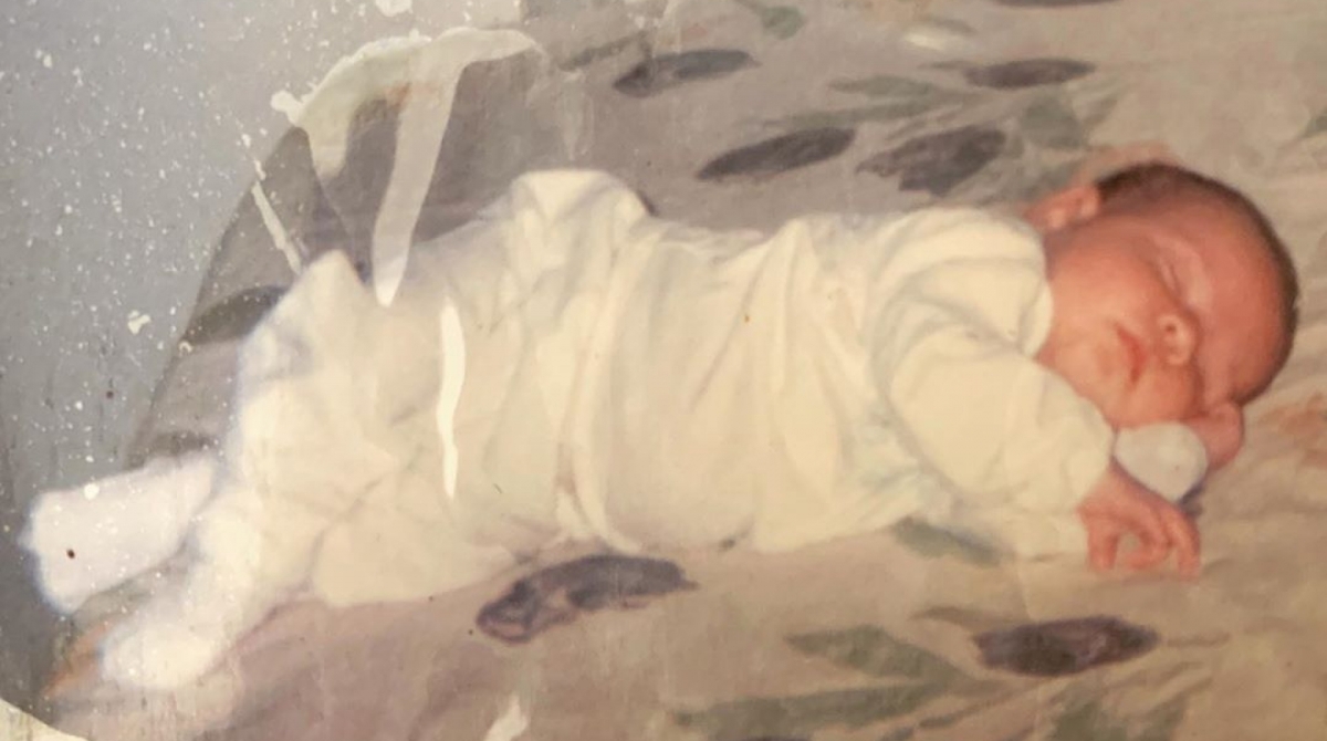 Mar&iacute;lia Mendon&ccedil;a postou uma foto sua quando beb&ecirc;