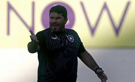 Sem possibilidade de reforços, Botafogo aposta na garotada para a reta final do Brasileiro