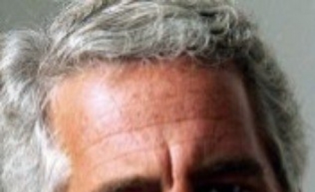 Novas denúncias de violência sexual abalam o caso Epstein no Reino Unido