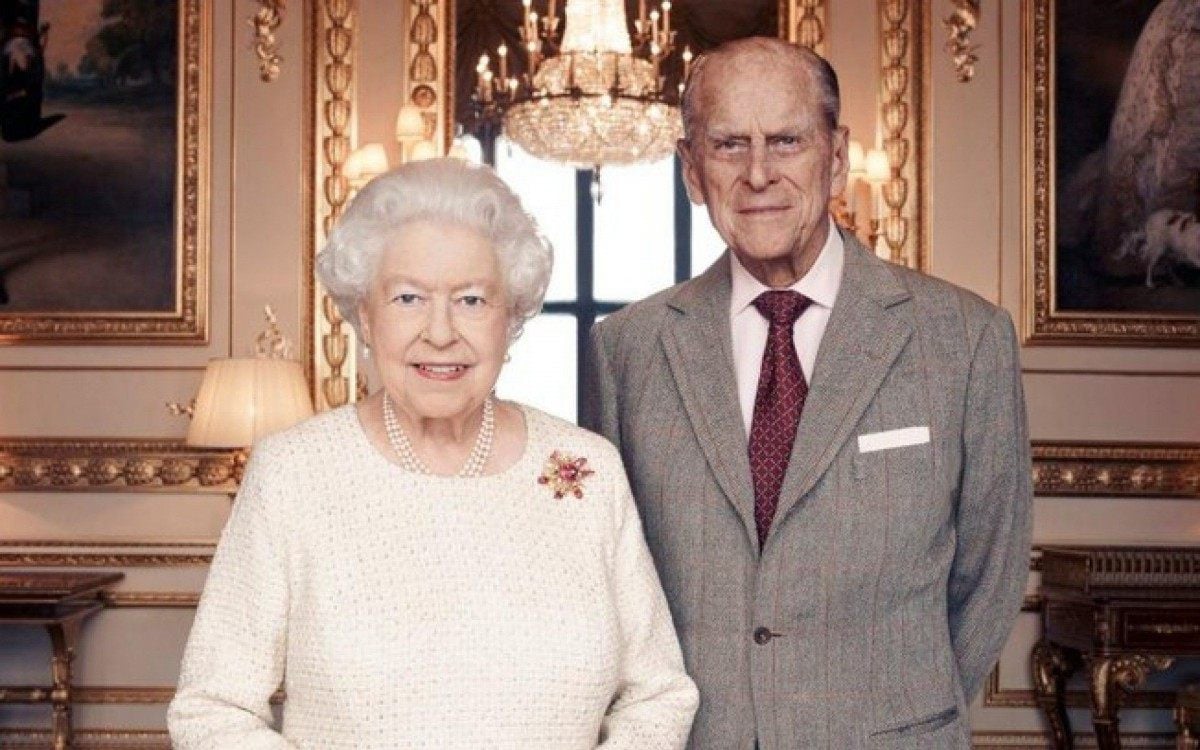 Rainha Elizabeth II e Príncipe Philip, seu marido
 - Reprodução / Twitter