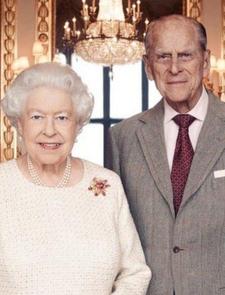 Rainha Elizabeth II e Pr&iacute;ncipe Philip, seu marido
 - Reprodu&ccedil;&atilde;o / Twitter