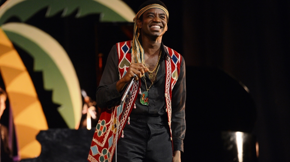 Cenas do filme Simonal