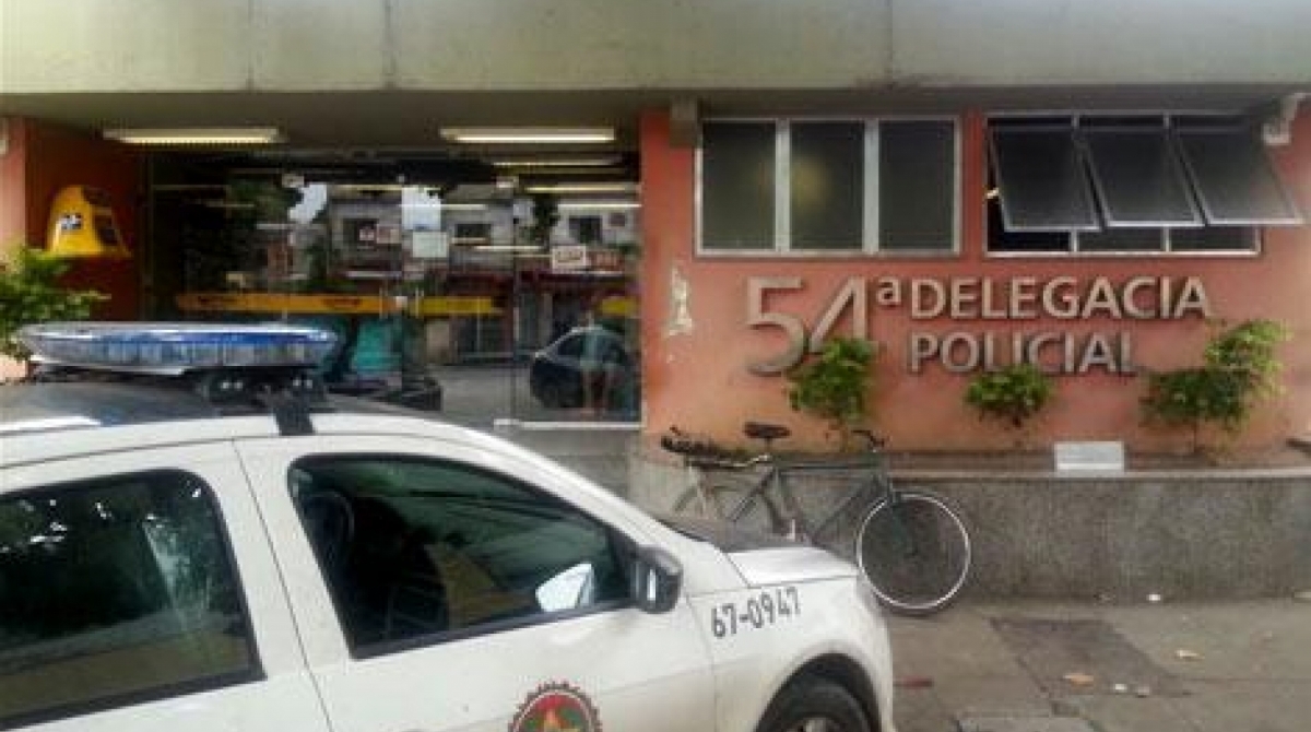 Suspeito foi encaminhado para a 54ªDP e responderá pelo crime de roubo e formação de milícia privada - Divulgação 