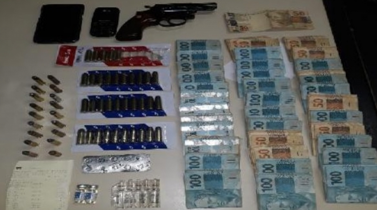 Material apreendido na localidade - PolÃ­cia Civil / DivulgaÃ§Ã£o