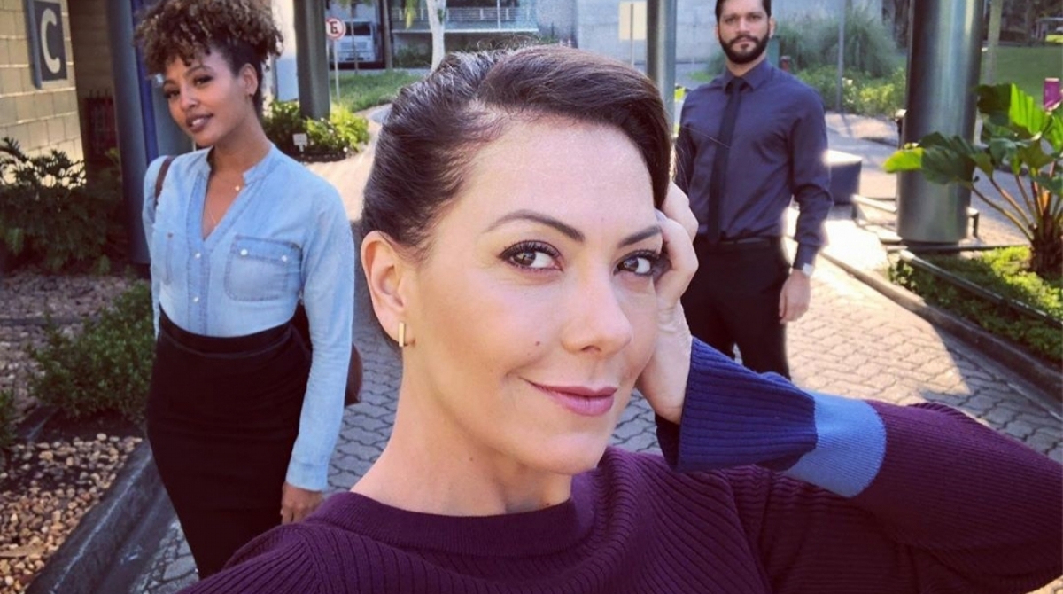 Sheron Menezzes, Fabiula Nascimento e Armando Babaioff nos bastidores
de \'Bom Sucesso\'