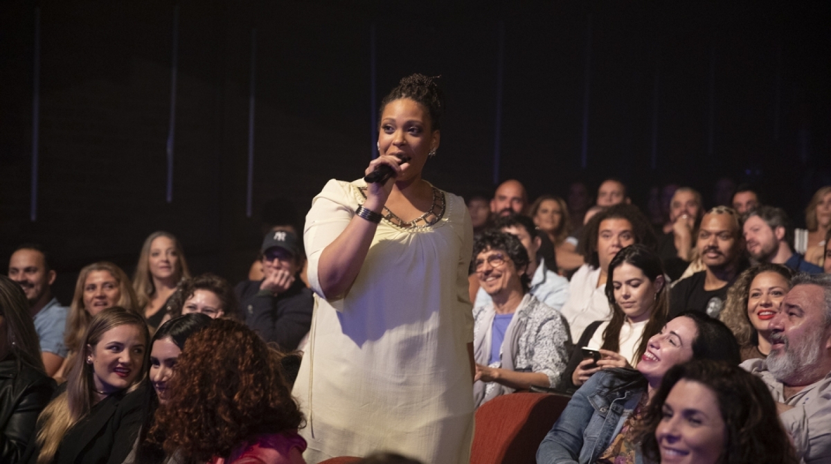 Preta Gil comemorou aniversário ao lado de amigos na estreia do seu espetáculo \'Mais Preta que Nunca\'