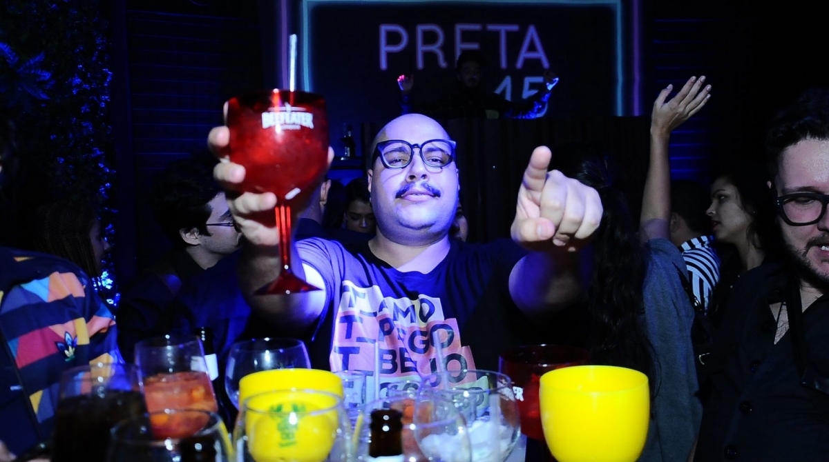 Preta Gil comemorou aniversário ao lado de amigos na estreia do seu espetáculo \'Mais Preta que Nunca\'