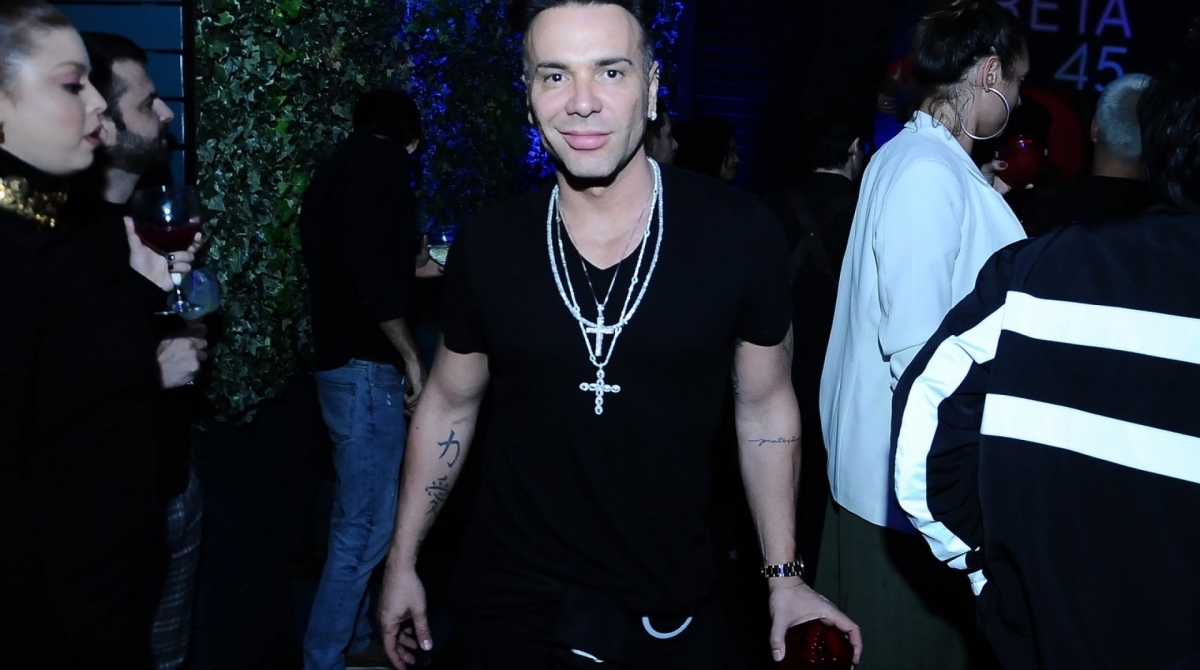 Preta Gil comemorou aniversário ao lado de amigos na estreia do seu espetáculo \'Mais Preta que Nunca\'