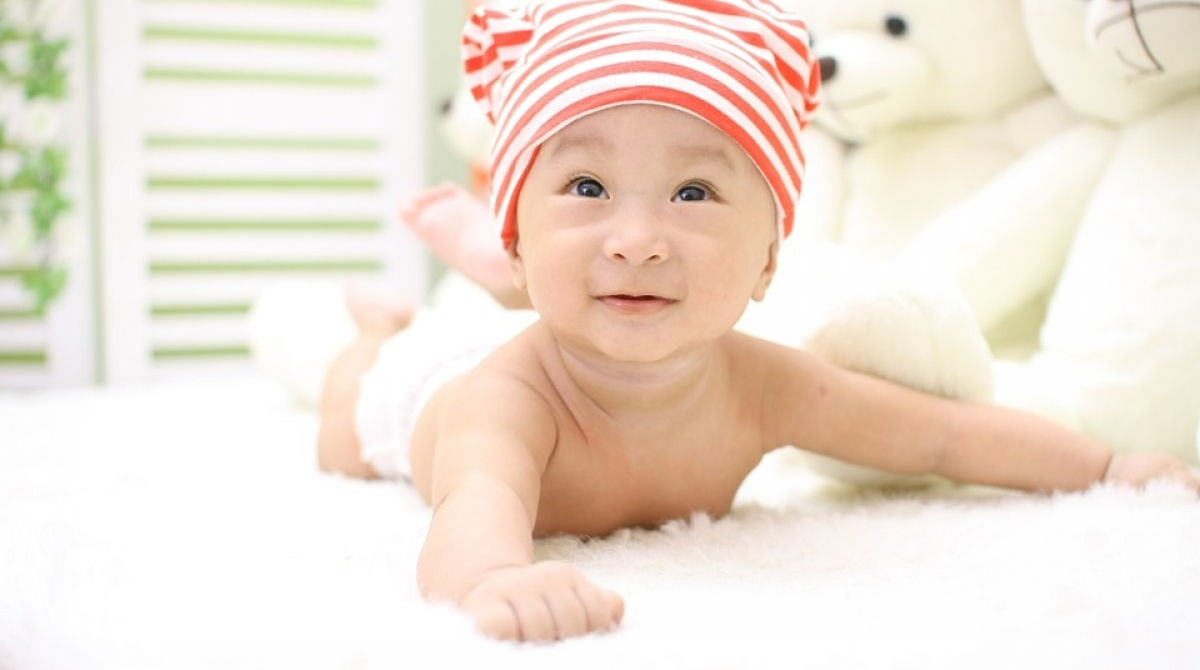 Bebê de dois meses morre após mãe amamentar depois de beber 18 copos de uísque - Pixabay