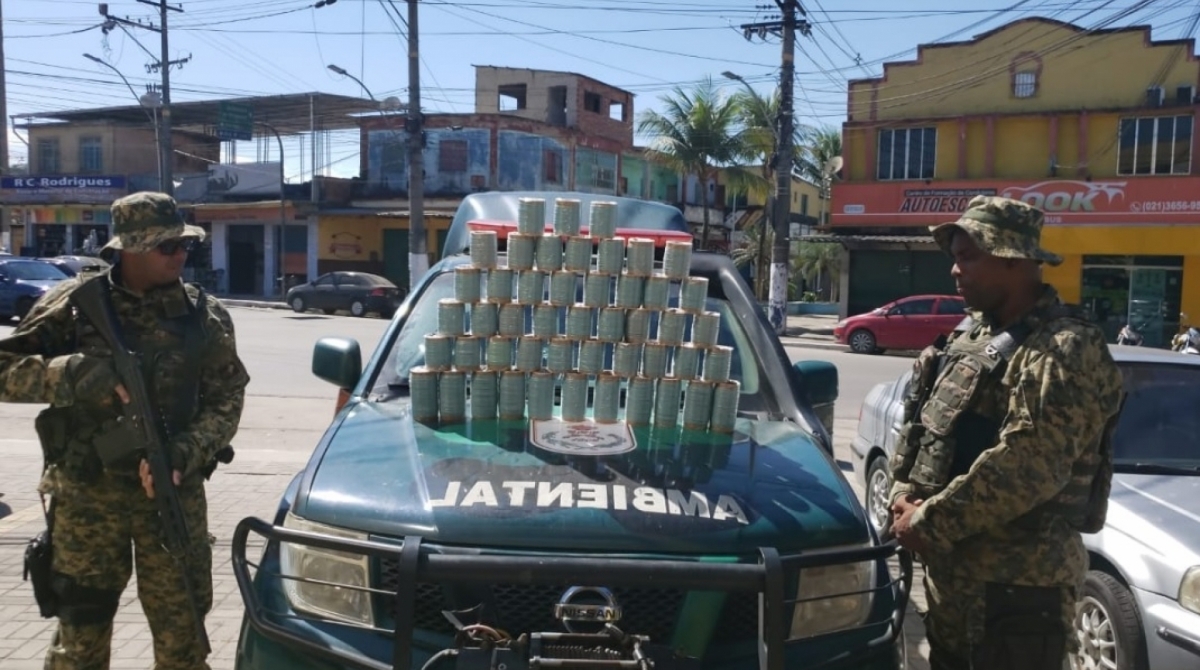 Carretéis apreendidos com mulher em Duque de Caxias - Polícia Militar / Divulgação 