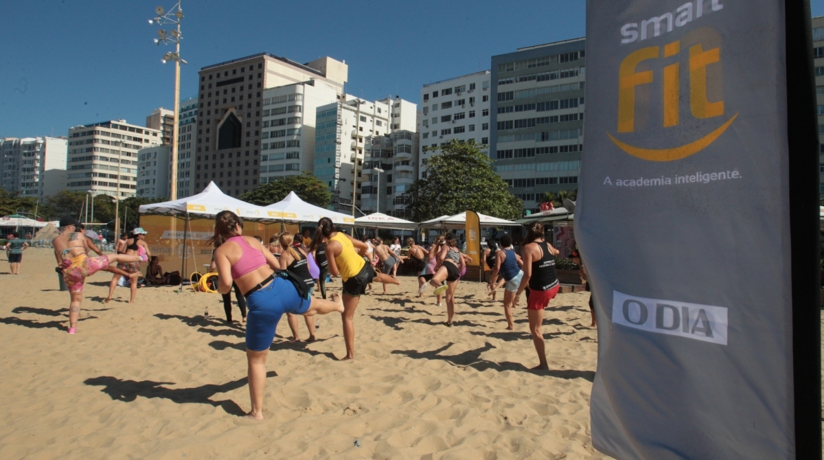 COMERCIAL - Smart Fit na Praia de Copacabana.