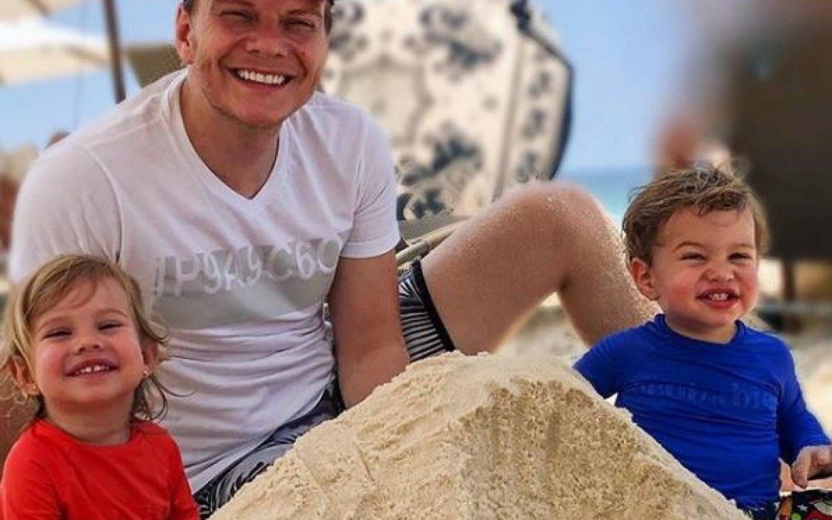 Michel Teló faz declaração para os filhos, Melinda e Teodoro, no Dia dos Pais