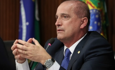 Onyx Lorenzoni critica preocupação do mercado com Auxílio Brasil e minimiza evento cancelado