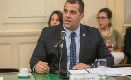 Ex-secretário de Witzel, Lucas Tristão está nos bastidores de campanha