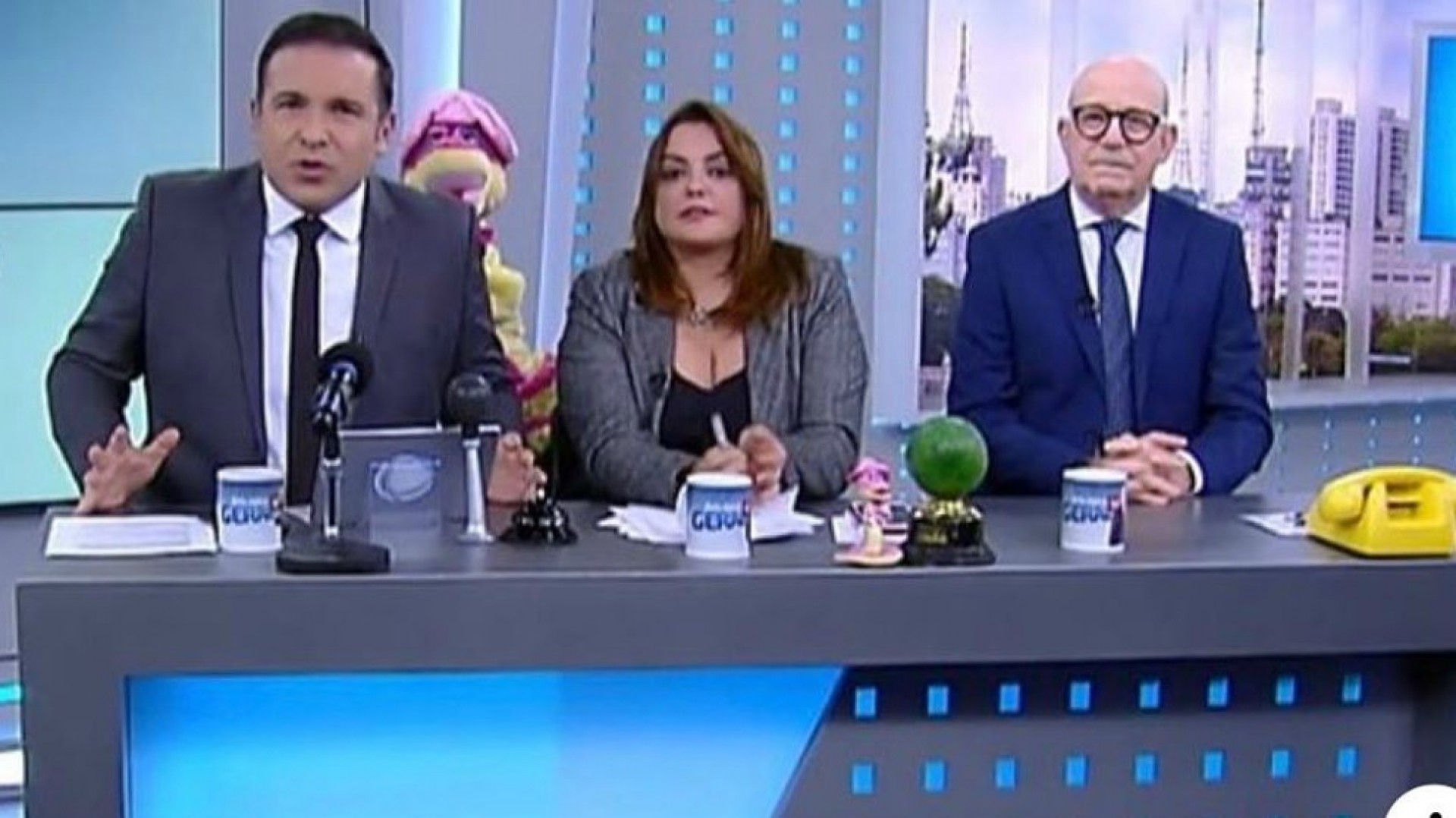 Fab&iacute;ola Reipert tem mal-estar e deixa 'Balan&ccedil;o Geral' &agrave;s pressas - Reprodu&ccedil;&atilde;o de TV